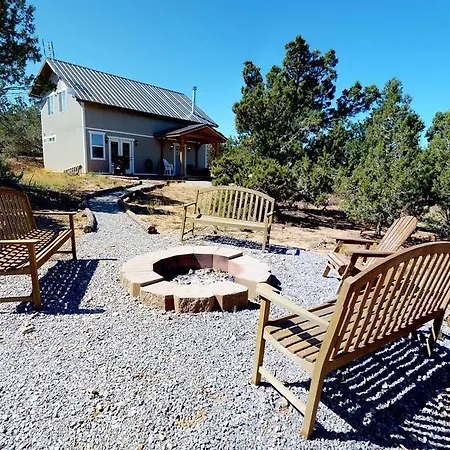 The Cedars Country Cottage, Solitude, Amazing Night Skies!!